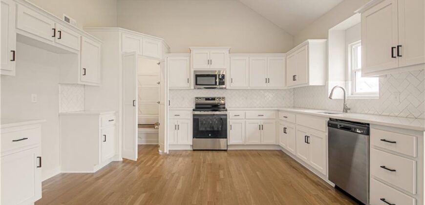 1038 Fir Lane, Liberty, MO 64068