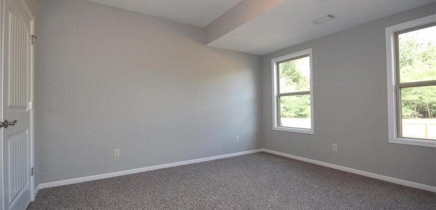 3323 NW 93rd Street, Kansas City, MO 64154