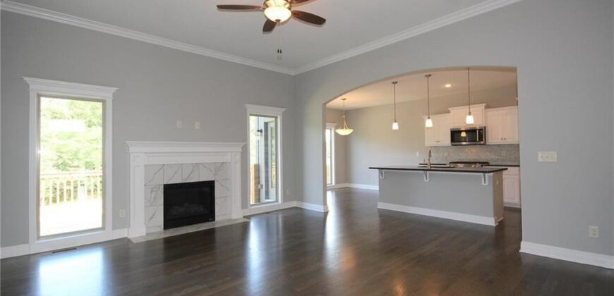 3323 NW 93rd Street, Kansas City, MO 64154