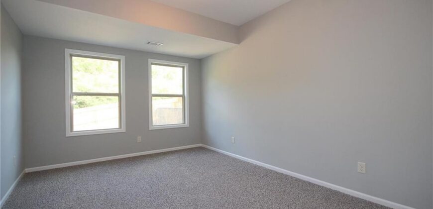 3323 NW 93rd Street, Kansas City, MO 64154