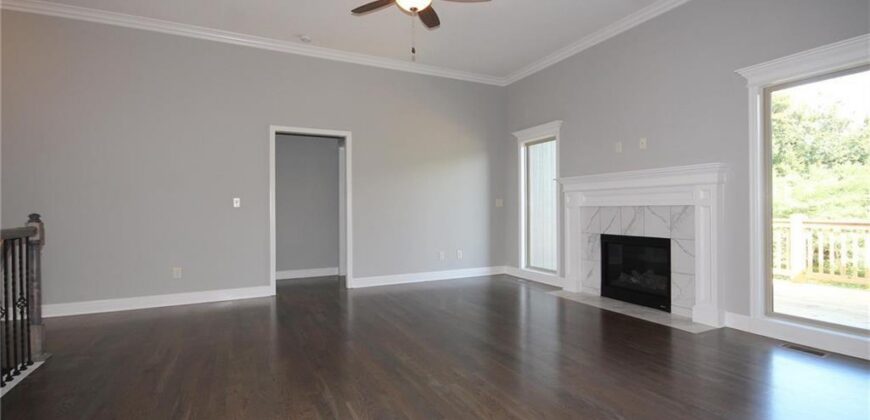 3323 NW 93rd Street, Kansas City, MO 64154