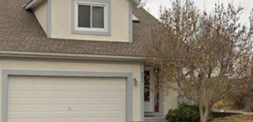 8202 NW Bradford Court, Kansas City, MO 64151