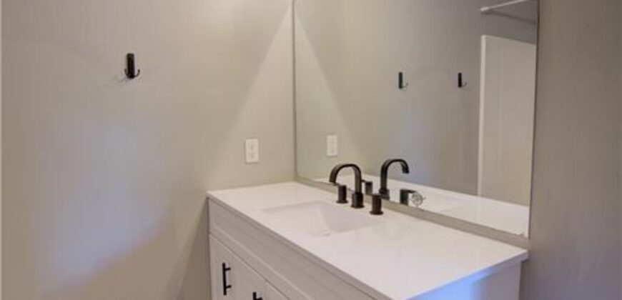 8706 N Carson Avenue, Kansas City, MO 64153