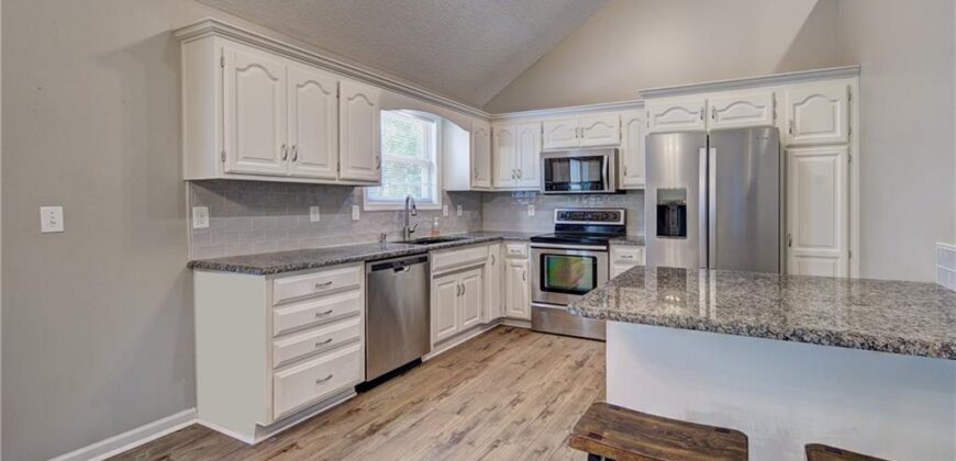 8706 N Carson Avenue, Kansas City, MO 64153