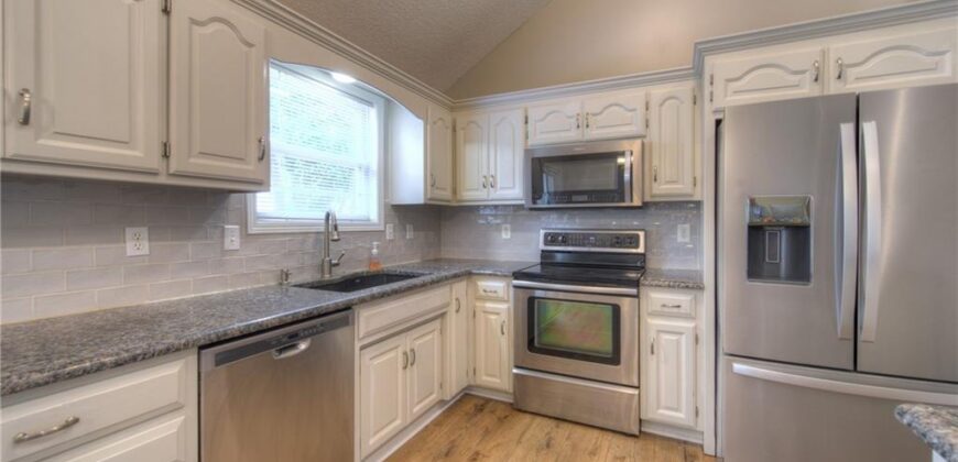 8706 N Carson Avenue, Kansas City, MO 64153