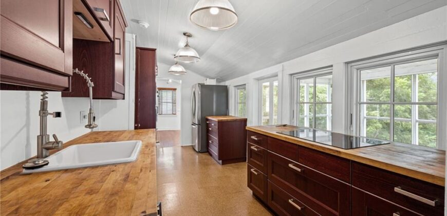 633 Main Street, Weston, MO 64098