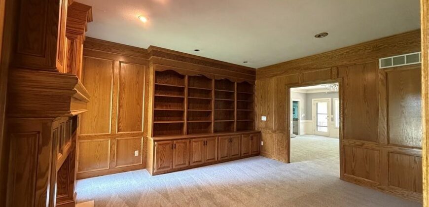 6807 Cedar Bend N/A, Kansas City, MO 64152