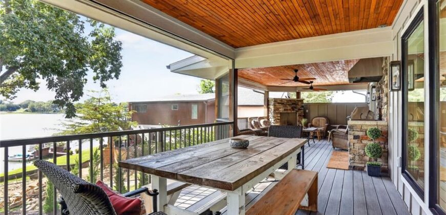 7400 NW Whipple Lane, Weatherby Lake, MO 64152