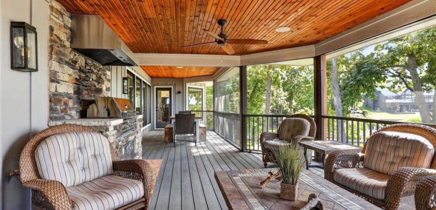 7400 NW Whipple Lane, Weatherby Lake, MO 64152