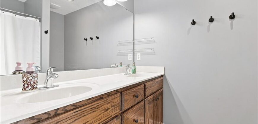 407 NE 192nd Terrace, Smithville, MO 64089
