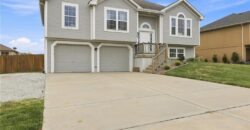 407 NE 192nd Terrace, Smithville, MO 64089