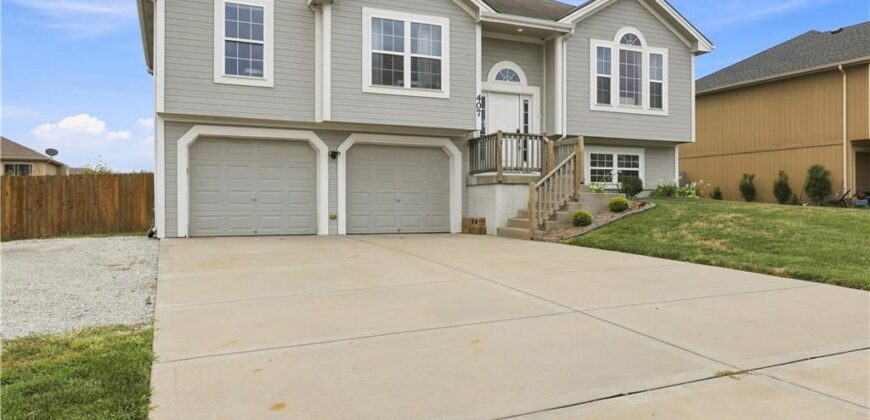 407 NE 192nd Terrace, Smithville, MO 64089