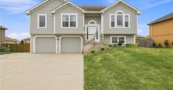407 NE 192nd Terrace, Smithville, MO 64089