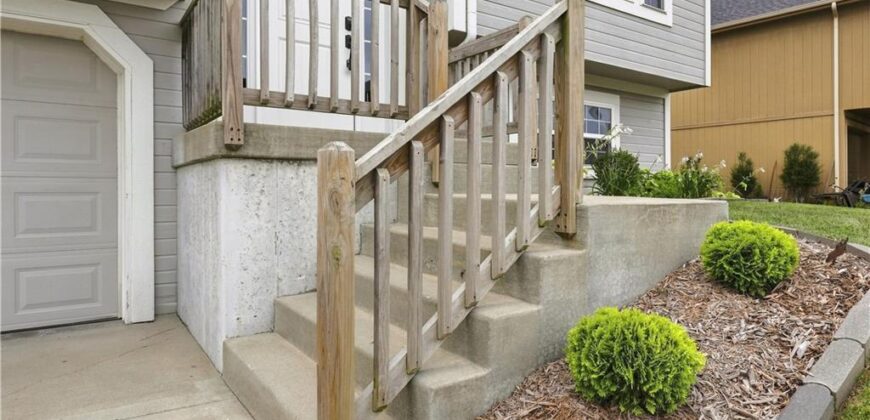 407 NE 192nd Terrace, Smithville, MO 64089