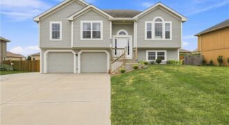 407 NE 192nd Terrace, Smithville, MO 64089