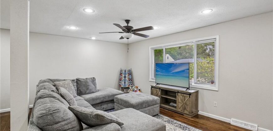 5104 N Smalley Avenue, Kansas City, MO 64119