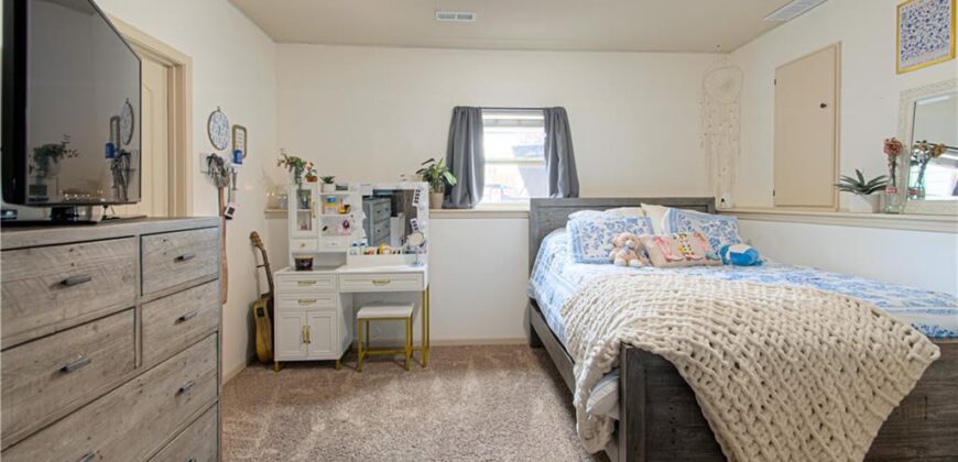 9705 N Windsor Avenue, Kansas City, MO 64157