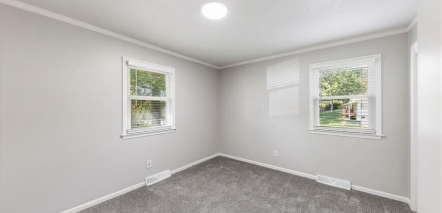 6739 NW Hilldale Drive, Kansas City, MO 64151