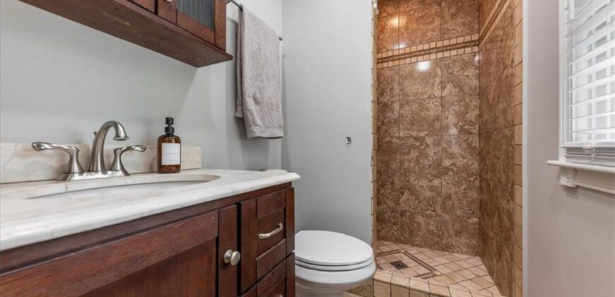 6739 NW Hilldale Drive, Kansas City, MO 64151