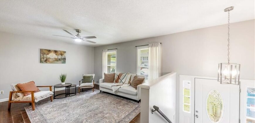 6739 NW Hilldale Drive, Kansas City, MO 64151