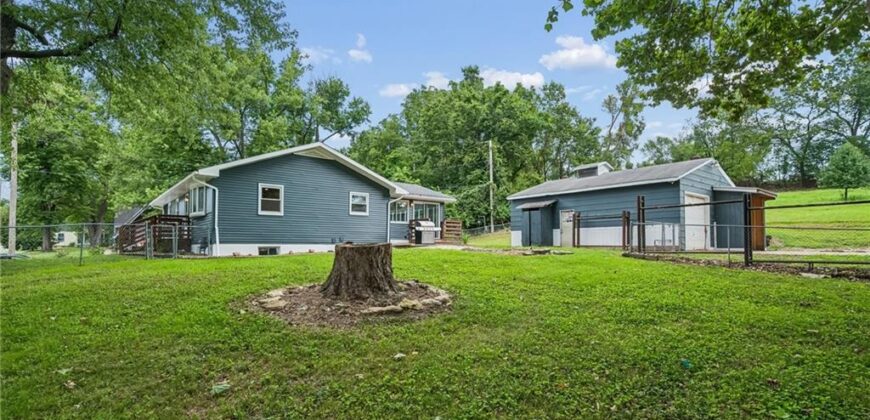 3741 N Brighton Avenue, Kansas City, MO 64117