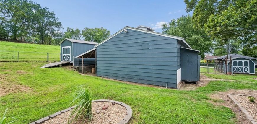 3741 N Brighton Avenue, Kansas City, MO 64117