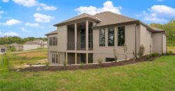 13548 Terrace Park Drive, Parkville, MO 64152