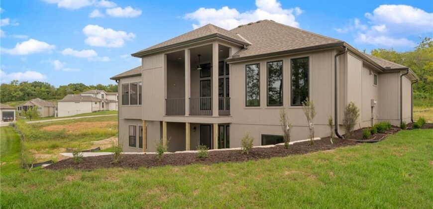 13548 Terrace Park Drive, Parkville, MO 64152