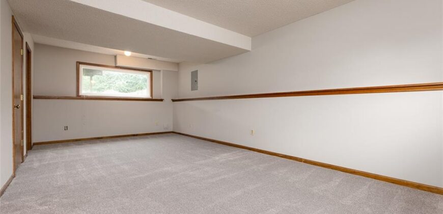 8631 NE 110th Street, Kansas City, MO 64157
