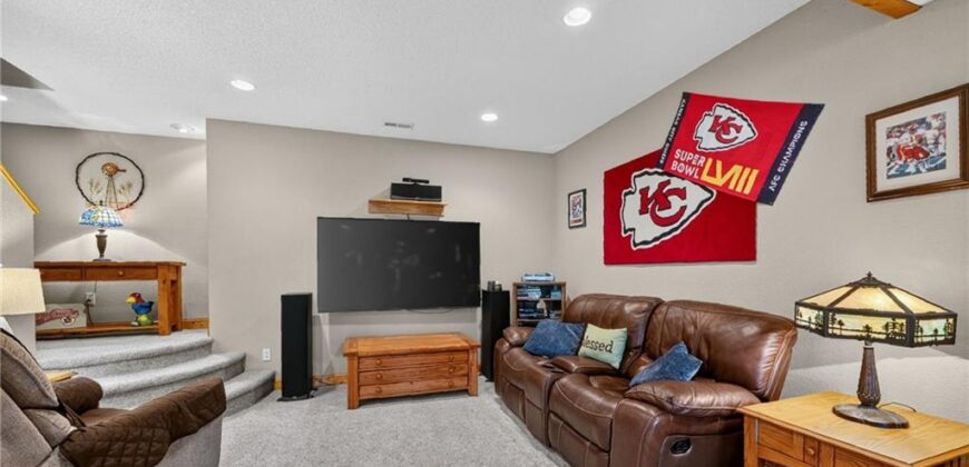 10912 N Wallace Avenue, Kansas City, MO 64157