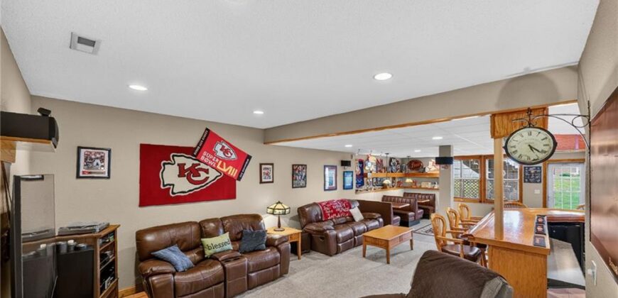 10912 N Wallace Avenue, Kansas City, MO 64157