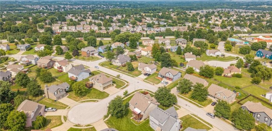 10912 N Wallace Avenue, Kansas City, MO 64157