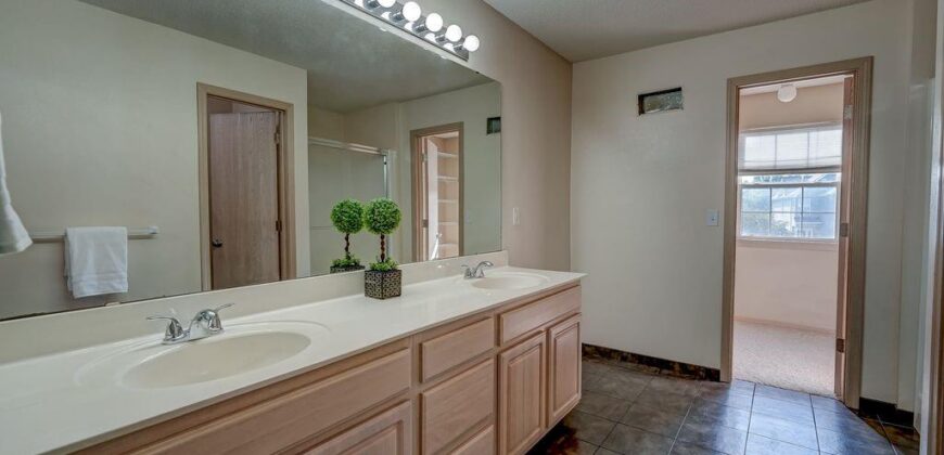 9739 N Lewis Avenue, Kansas City, MO 64157