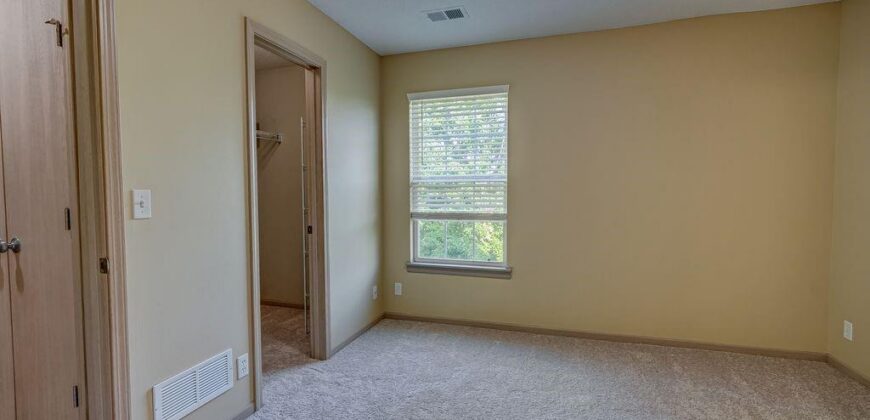 9739 N Lewis Avenue, Kansas City, MO 64157