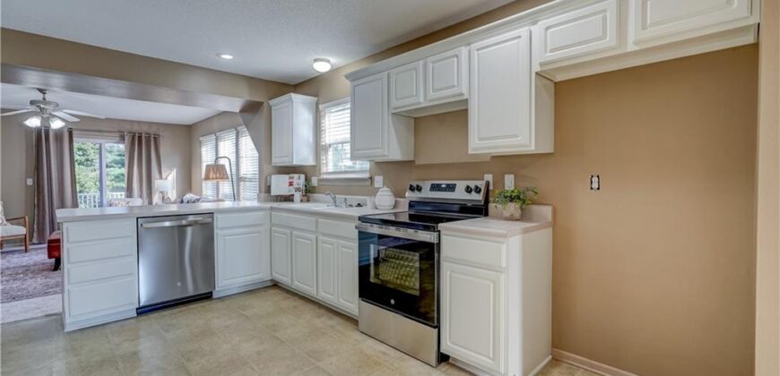 9739 N Lewis Avenue, Kansas City, MO 64157
