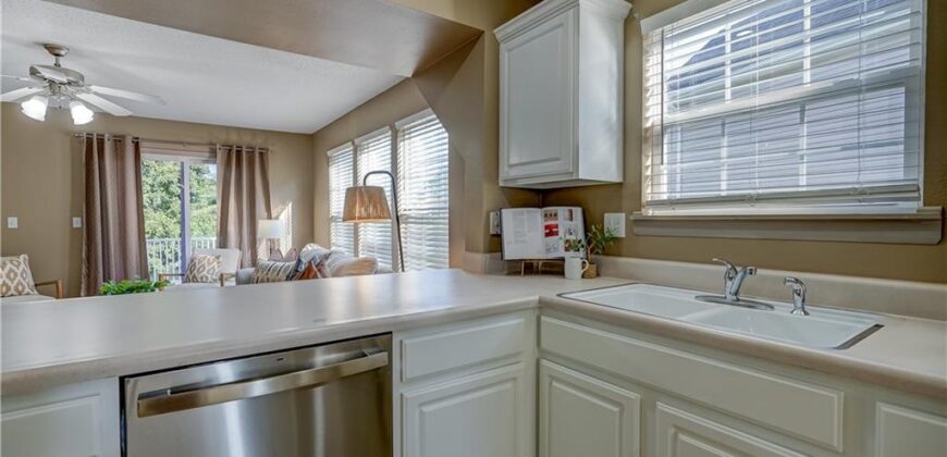 9739 N Lewis Avenue, Kansas City, MO 64157