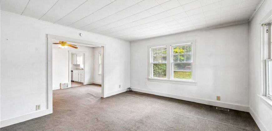 138 High Street, Liberty, MO 64068