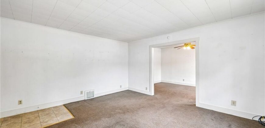 138 High Street, Liberty, MO 64068