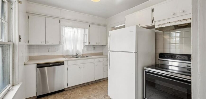138 High Street, Liberty, MO 64068