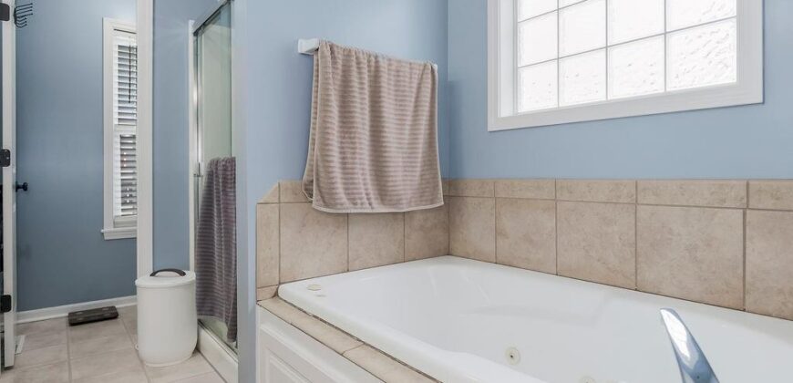 10915 N Skiles Court, Kansas City, MO 64157