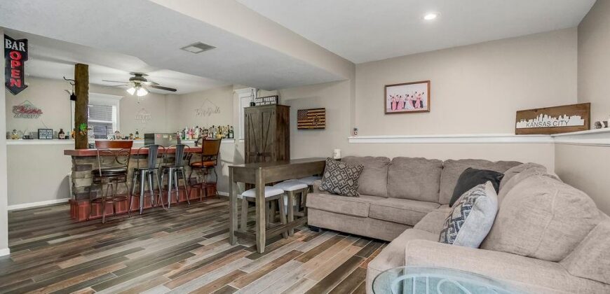 10915 N Skiles Court, Kansas City, MO 64157