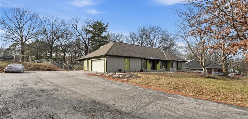 1038 N Woodland Court, Kansas City, MO 64118