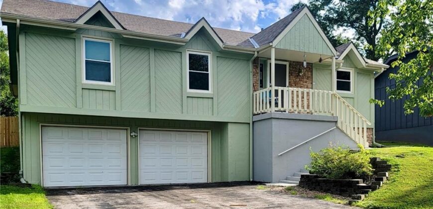 521 Karapat Drive, Kansas City, MO 64155