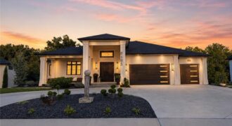 8685 NE Shoal Creek Valley Drive, Kansas City, MO 64157