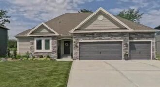 10322 N Winchester Avenue, Kansas City, MO 64156