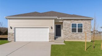200 Lake Meadows Drive, Smithville, MO 64089