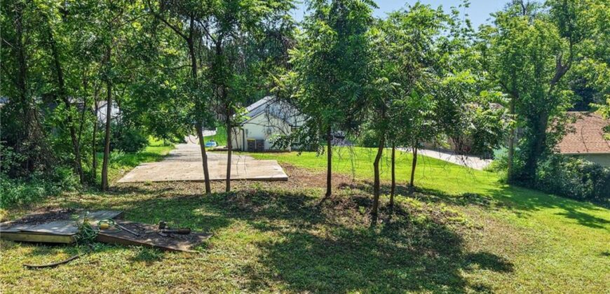 2904 NE Parvin Road, Kansas City, MO 64117