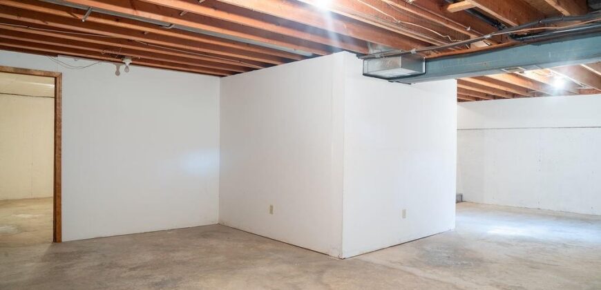 8316 N Virginia Avenue, Kansas City, MO 64118