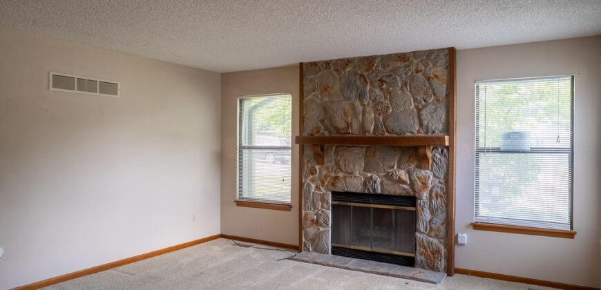 8316 N Virginia Avenue, Kansas City, MO 64118
