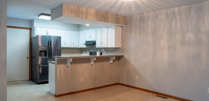 8316 N Virginia Avenue, Kansas City, MO 64118